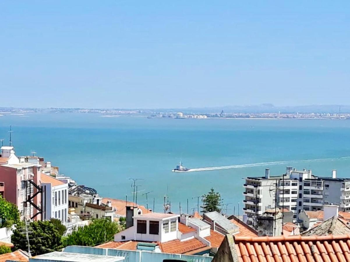 Comfortable Apartment With Balcony And Sea View In Lisbon 50 M² Экстерьер фото